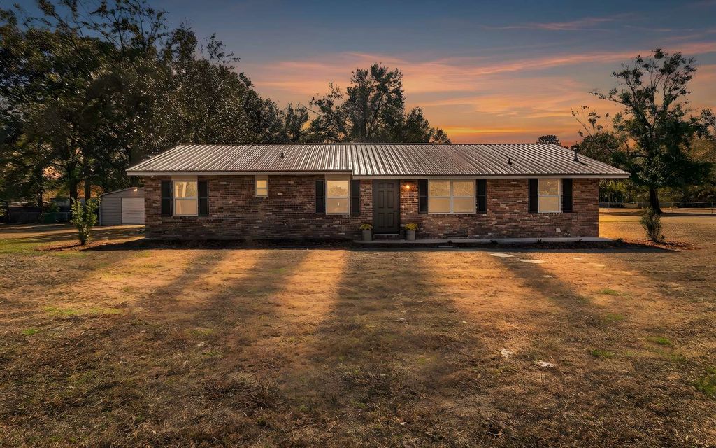 Photo of 127 SW Sunset Way, Lake City, FL 32024 (MLS # 130289)