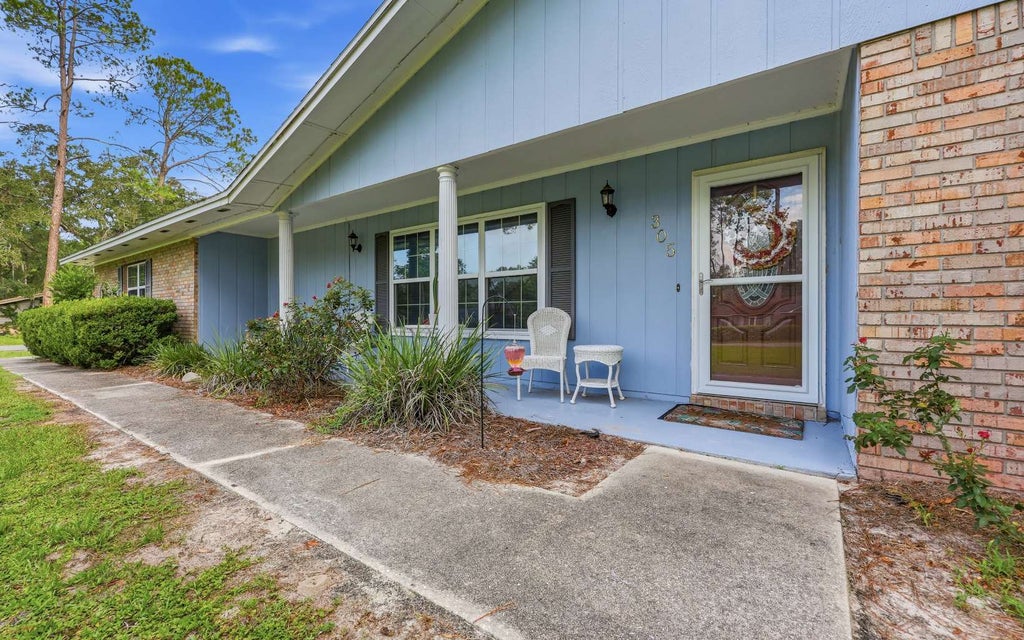 Photo of 305 SW Randall Terrace, Lake City, FL 32024 (MLS # 132956)
