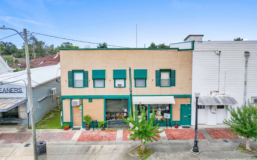 Photo of 249 SW Rutledge St, Madison, FL 32340 (MLS # 131726)