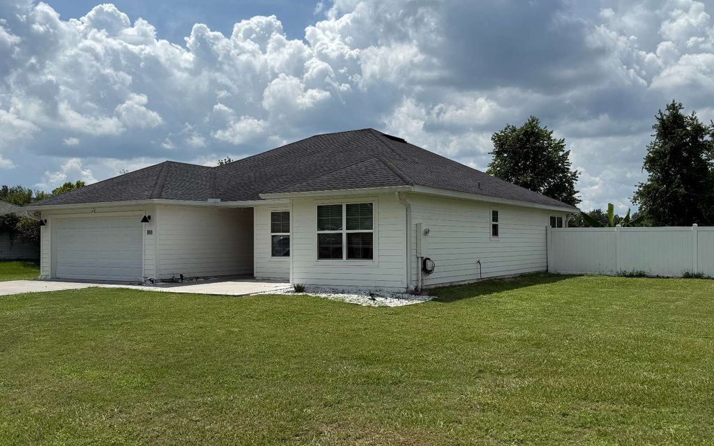 Photo of 188 SE Lindale Glen, Lake City, FL 32025 (MLS # 127703)
