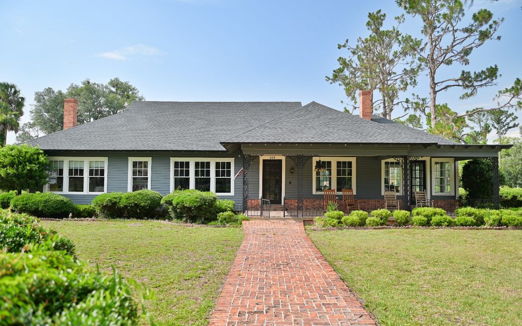 Photo of 209 SE 5th Street, Jasper, FL 32052 (MLS # 126661)