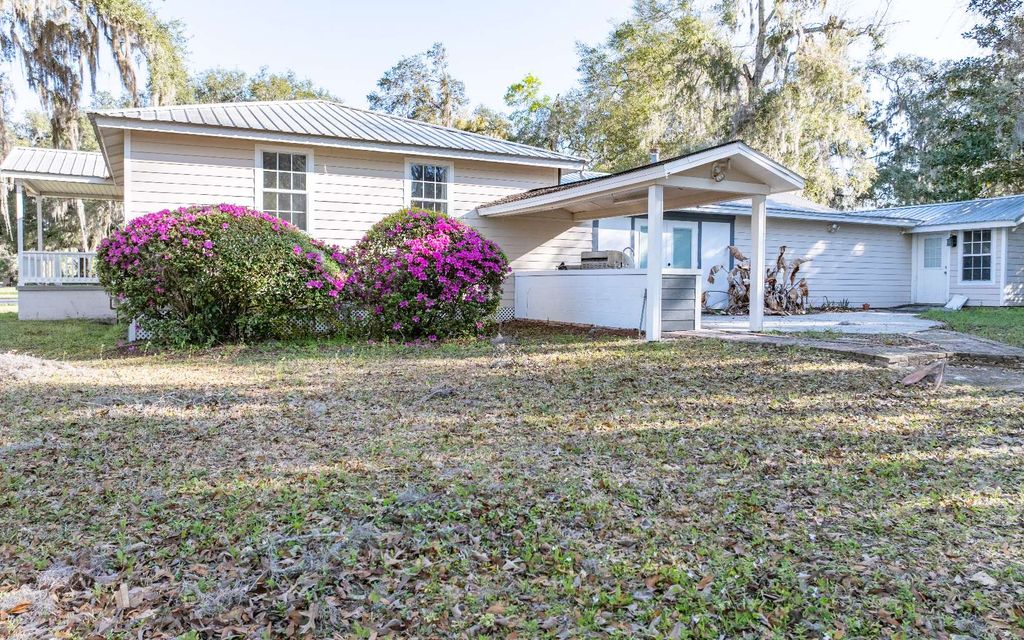 Photo of 368 SW Harrison Pl, Lake City, FL 32025 (MLS # 130617)
