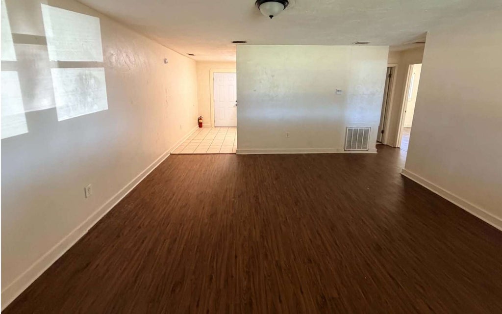 Photo of 261 SE Beech St Apt 102 St, Lake City, FL 32025 (MLS # 127518)