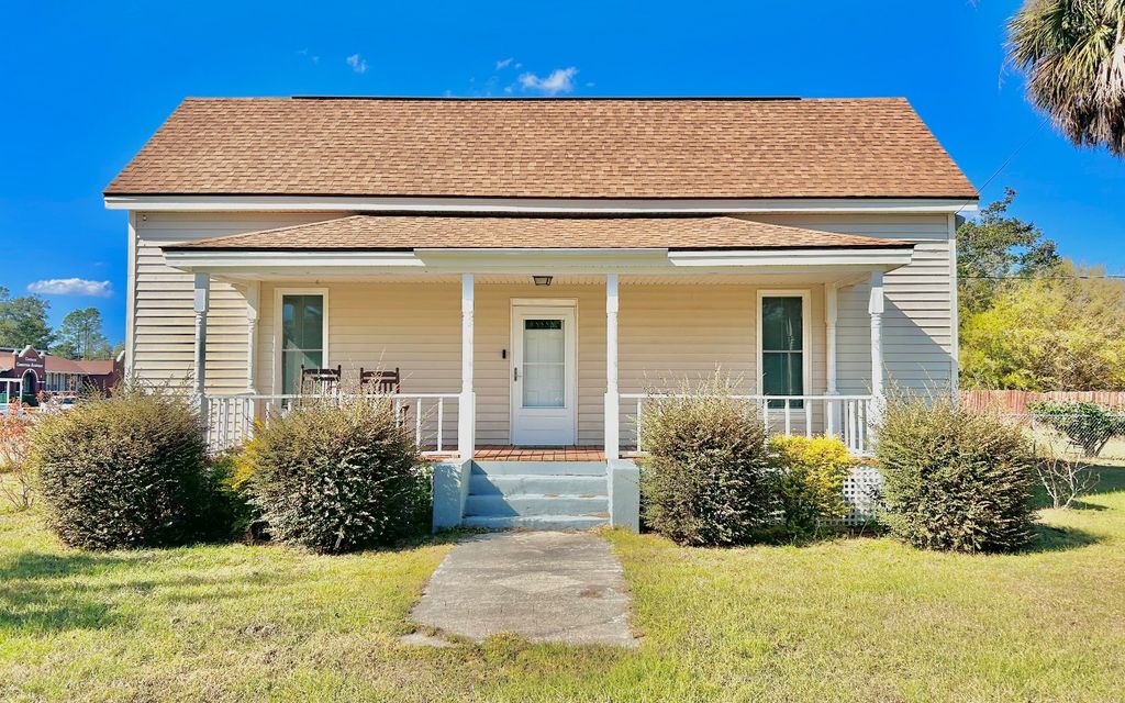 Photo of 1239 Ben Bates St, Jennings, FL 32053 (MLS # 129194)