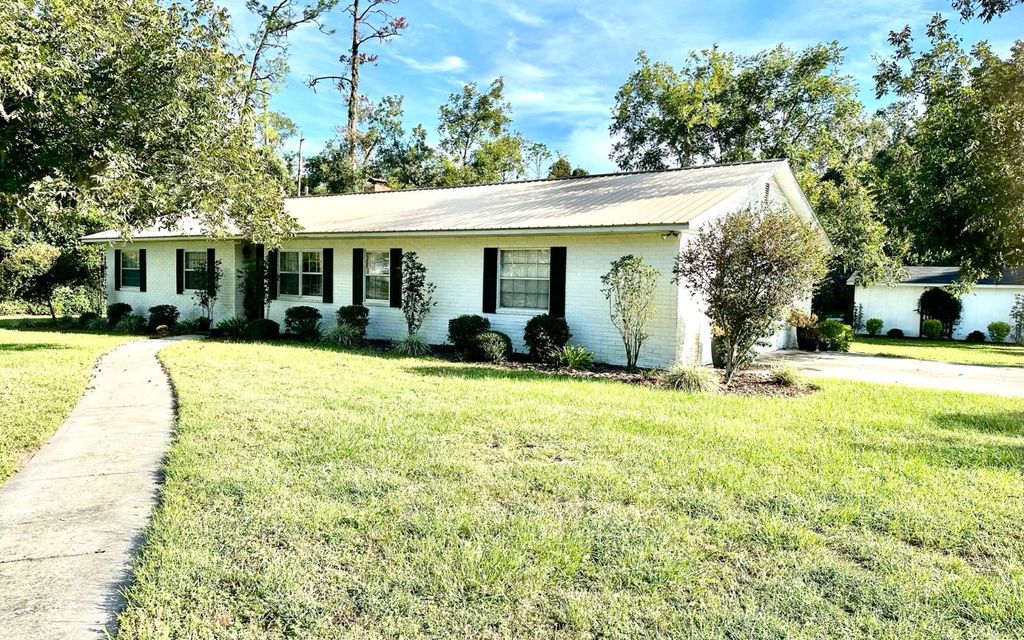 Photo of 235 SW Laura Street, Mayo, FL 32066 (MLS # 128827)