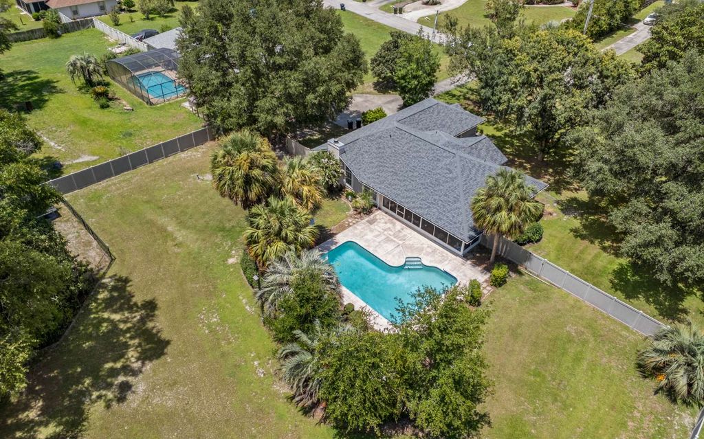 Photo of 198 SW Fantasy Gln, Lake City, FL 32024 (MLS # 127977)