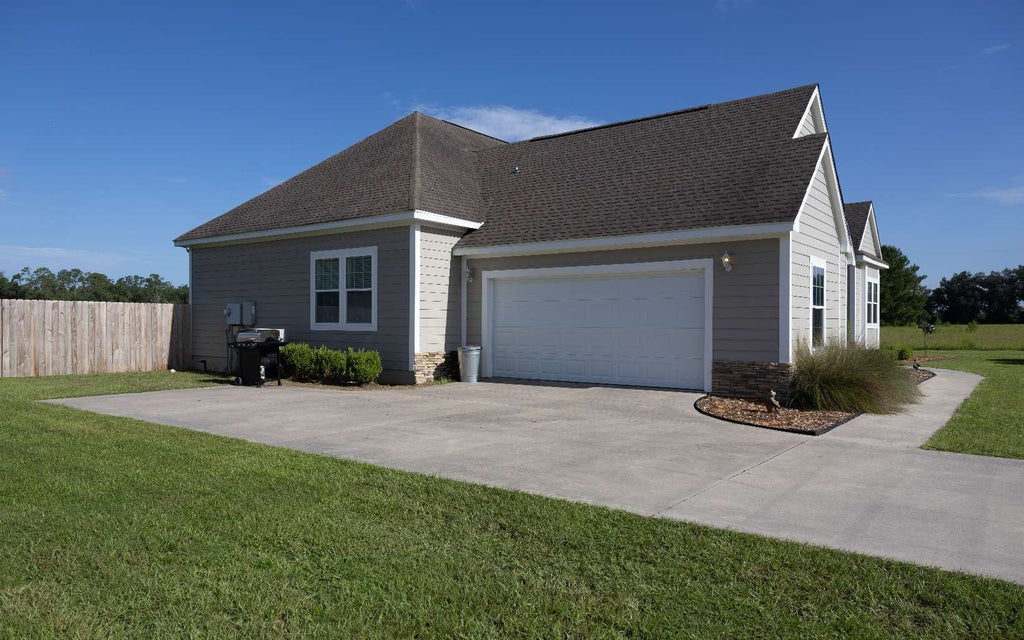 Photo of 8659 131st Pl, Live Oak, FL 32060 (MLS # 130215)