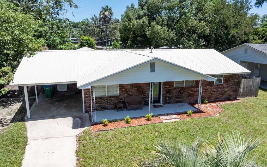 Photo of 1155 SE Magnolia Loop, Lake City, FL 32025 (MLS # 131818)
