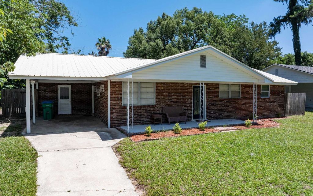 Photo of 1155 SE Magnolia Loop, Lake City, FL 32025 (MLS # 131818)