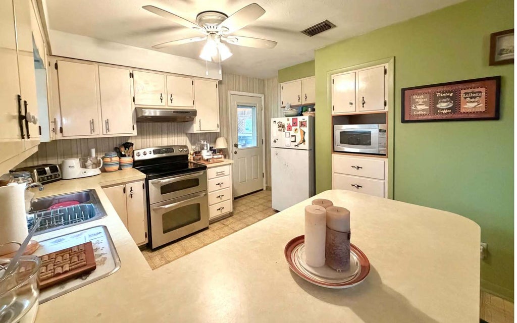 Photo of 116 SE Tribble St, Lake City, FL 32025 (MLS # 133599)