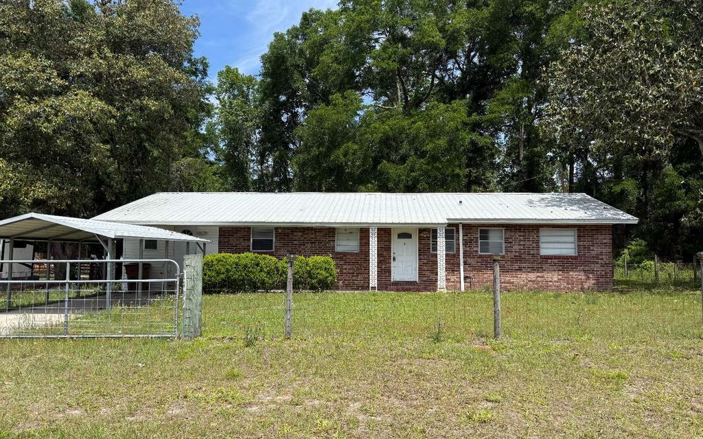 Photo of 1439 NW Avery Gln, Lake City, FL 32055 (MLS # 131024)