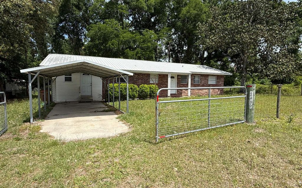Photo of 1439 NW Avery Gln, Lake City, FL 32055 (MLS # 131024)