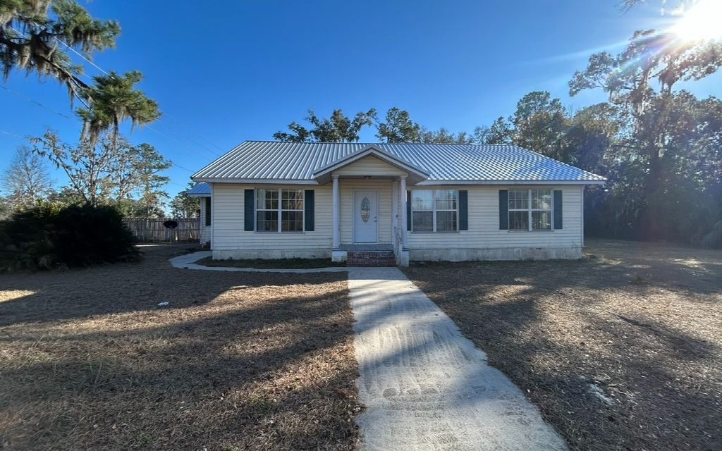 Photo of 104 SW 10th St, Jasper, FL 32052 (MLS # 130184)