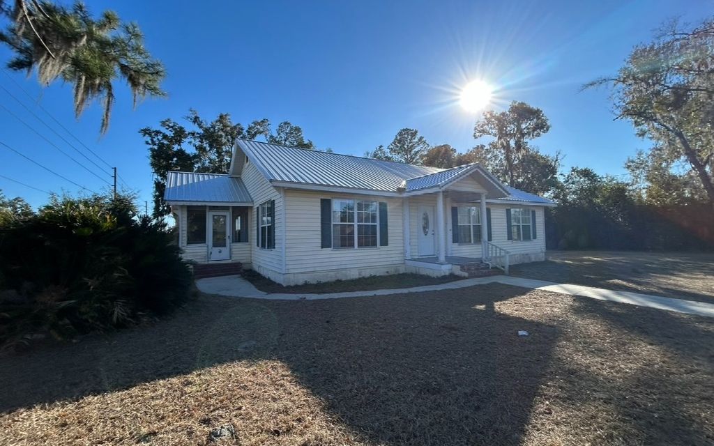 Photo of 104 SW 10th St, Jasper, FL 32052 (MLS # 130184)