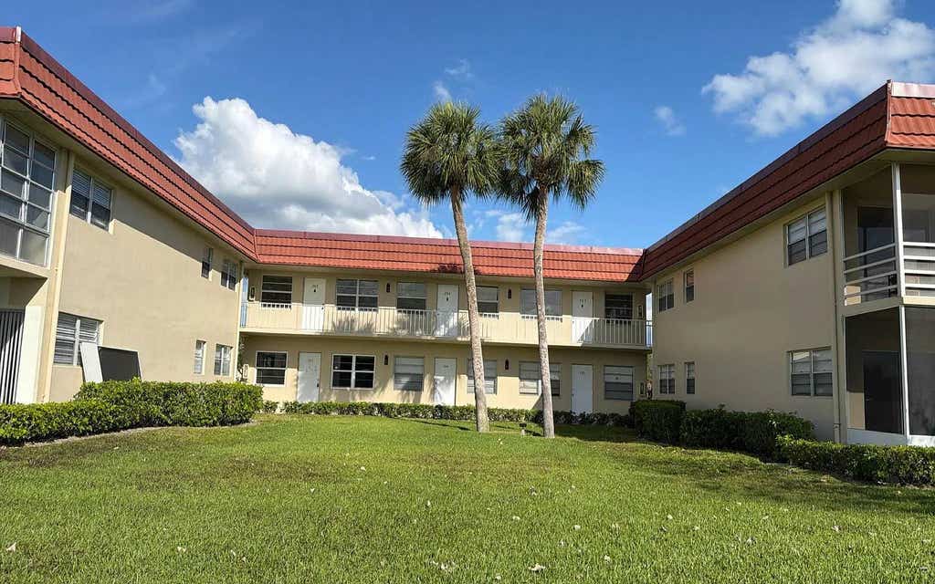 Photo of 64 Woodland Dr Apt 103 DR, Other, FL 32962 (MLS # 132691)