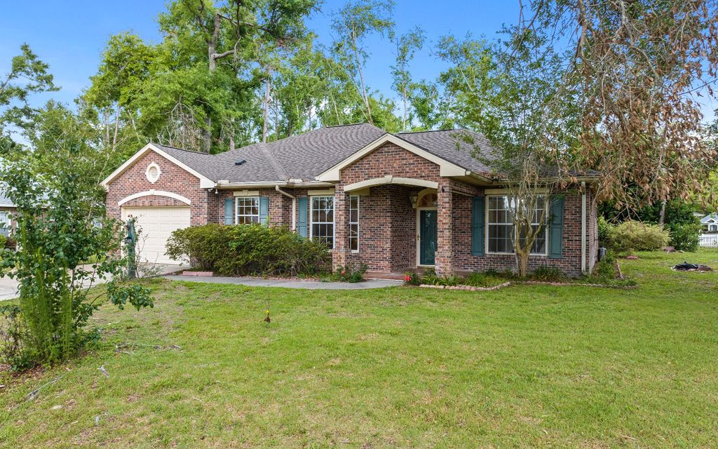 Photo of 10491 Wildwood Drive, Dowling Park, FL 32064 (MLS # 127137)