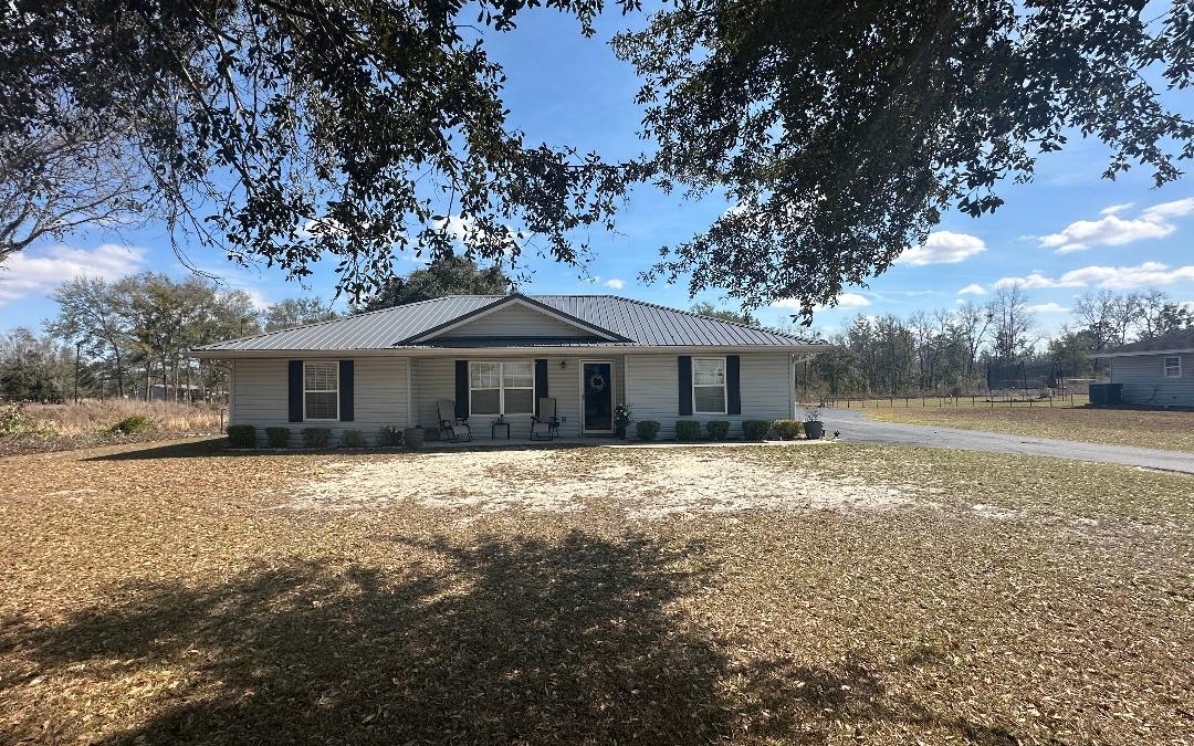 Photo 1 of 16 — 22012 COUNTY ROAD 49, OBrien, FL 32071
