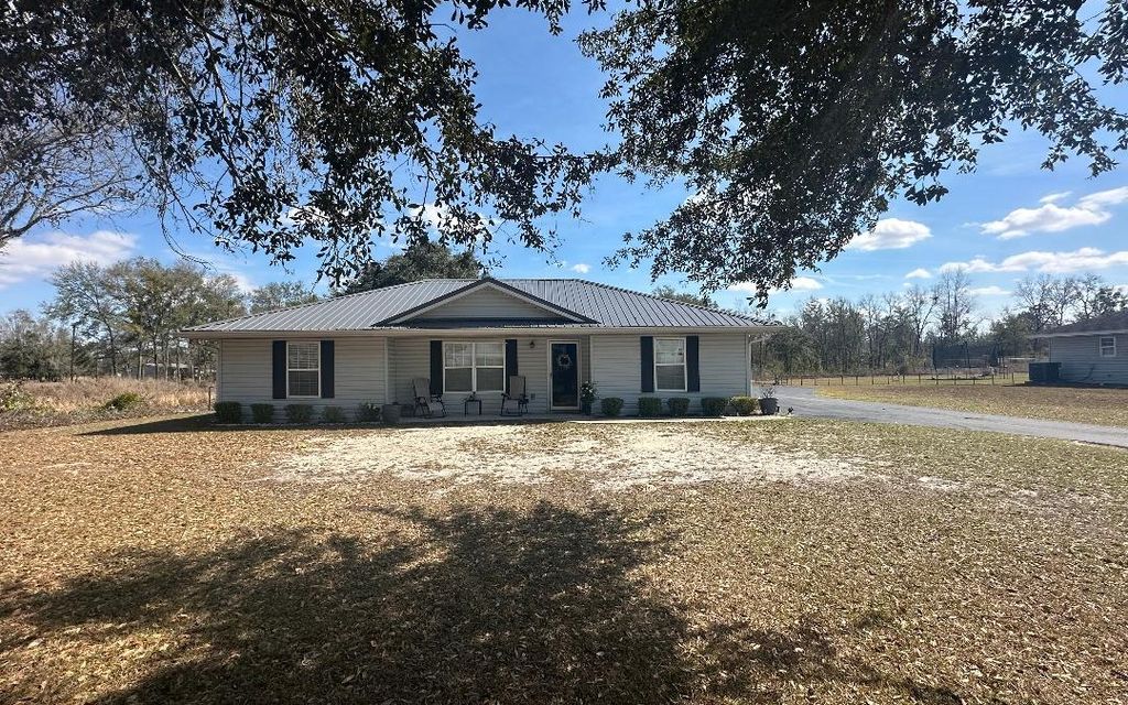 Photo of 22012 County Road 49, OBrien, FL 32071 (MLS # 130485)