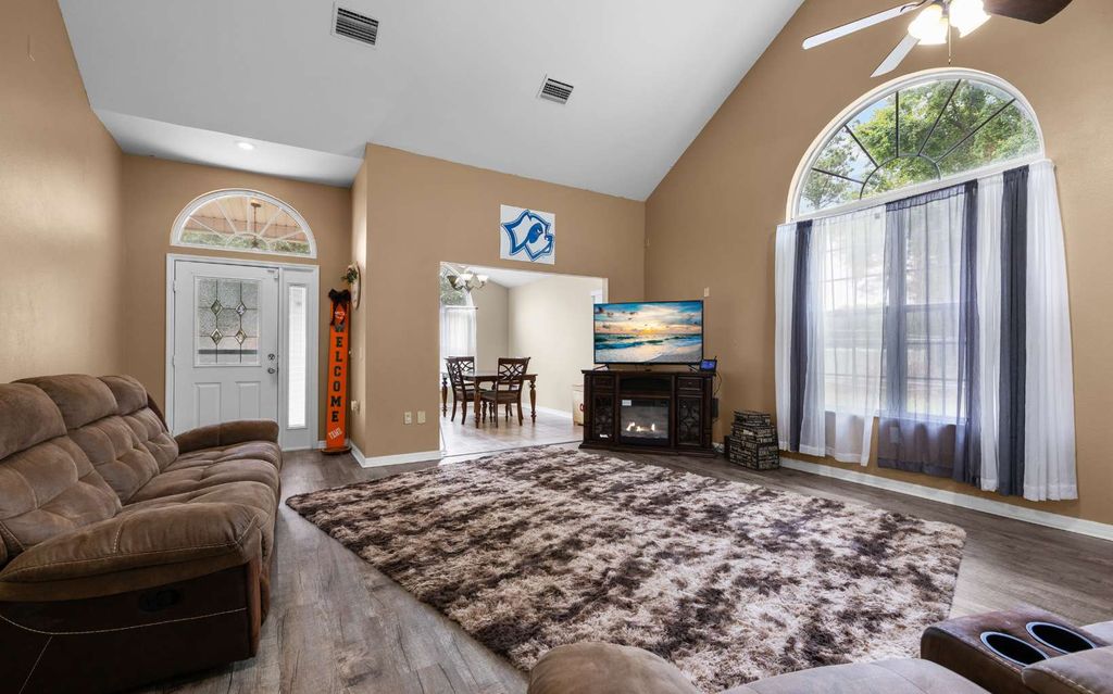 Photo of 928 SW Gator Ct, Lake City, FL 32025 (MLS # 128579)