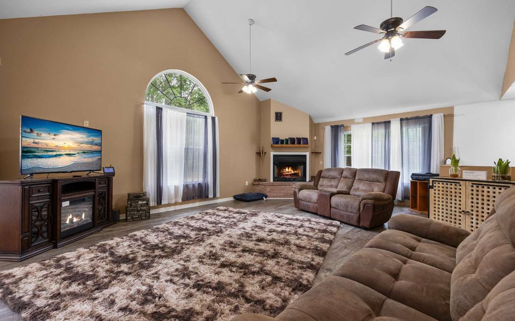 Photo of 928 SW Gator Ct, Lake City, FL 32025 (MLS # 128579)