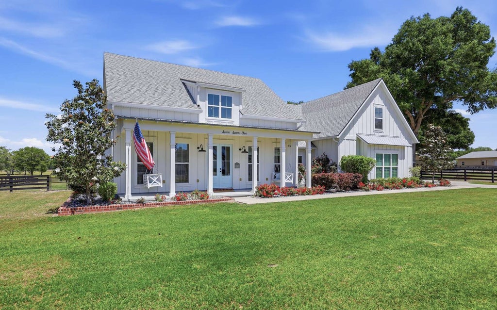 Photo of 775 SW Mandiba Drive, Lake City, FL 32024 (MLS # 131325)