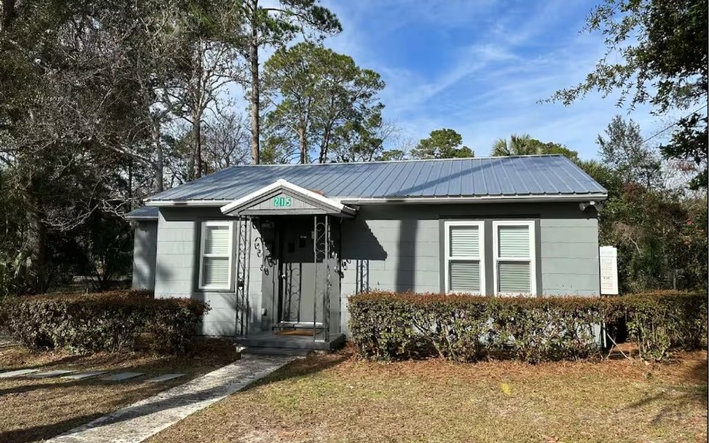 Photo of 215 Westmoreland St, Live Oak, FL 32064 (MLS # 130282)