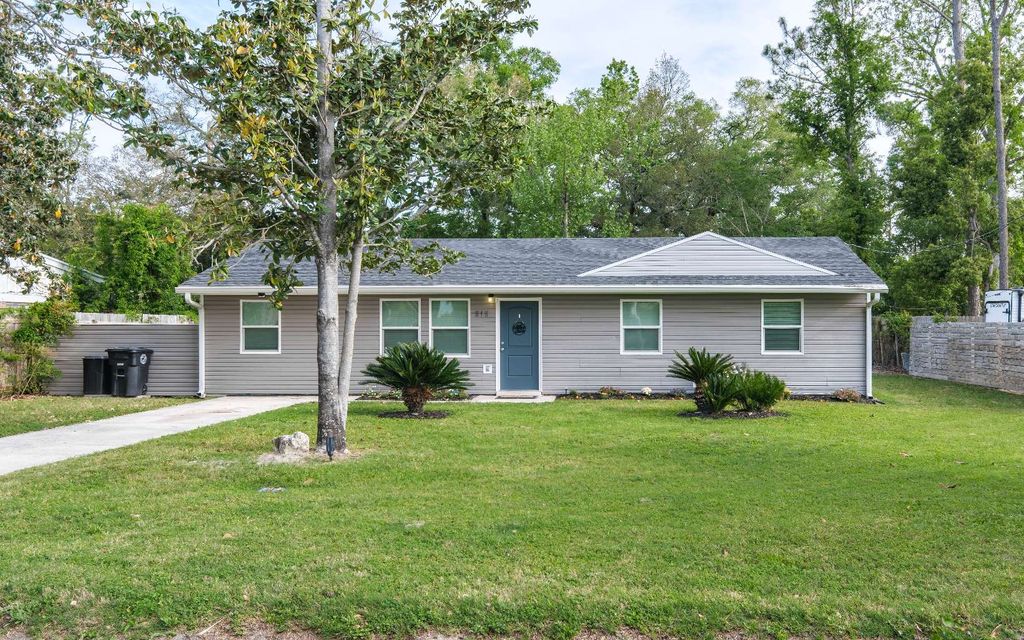 Photo of 818 Liberty Street, Live Oak, FL 32064 (MLS # 131071)
