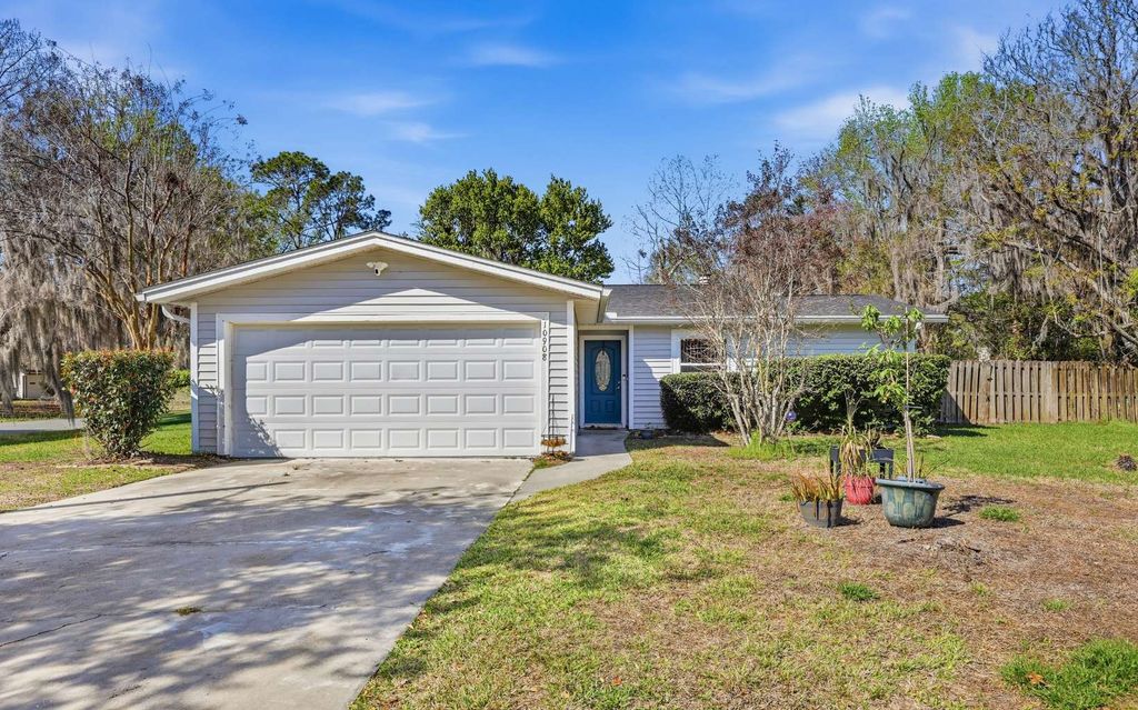 Photo of 10908 NW 60th Terrace, Alachua, FL 32615 (MLS # 130632)