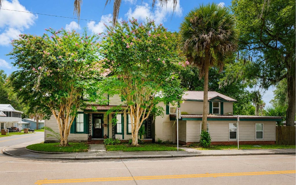 Photo of 433 S Marion Avenue, Lake City, FL 32025 (MLS # 132424)