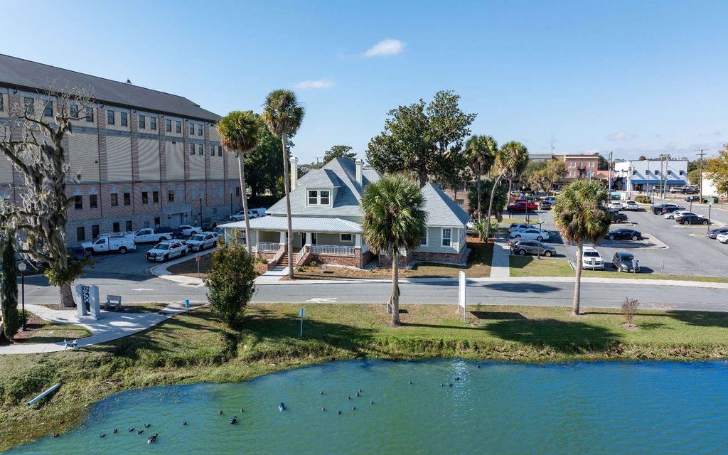 Photo of 934 NE Lake Desoto Circle, Lake City, FL 32055 (MLS # 129588)