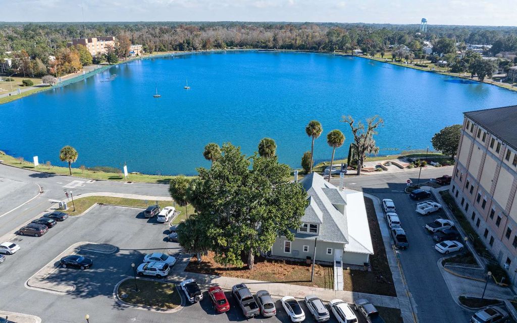 Photo of 934 NE Lake Desoto Circle, Lake City, FL 32055 (MLS # 129588)