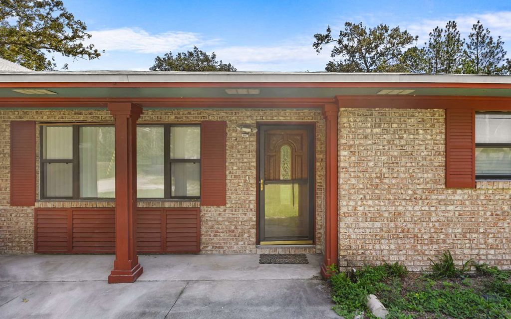 Photo of 1185 SW Upchurch Ave, Lake City, FL 32024 (MLS # 128516)