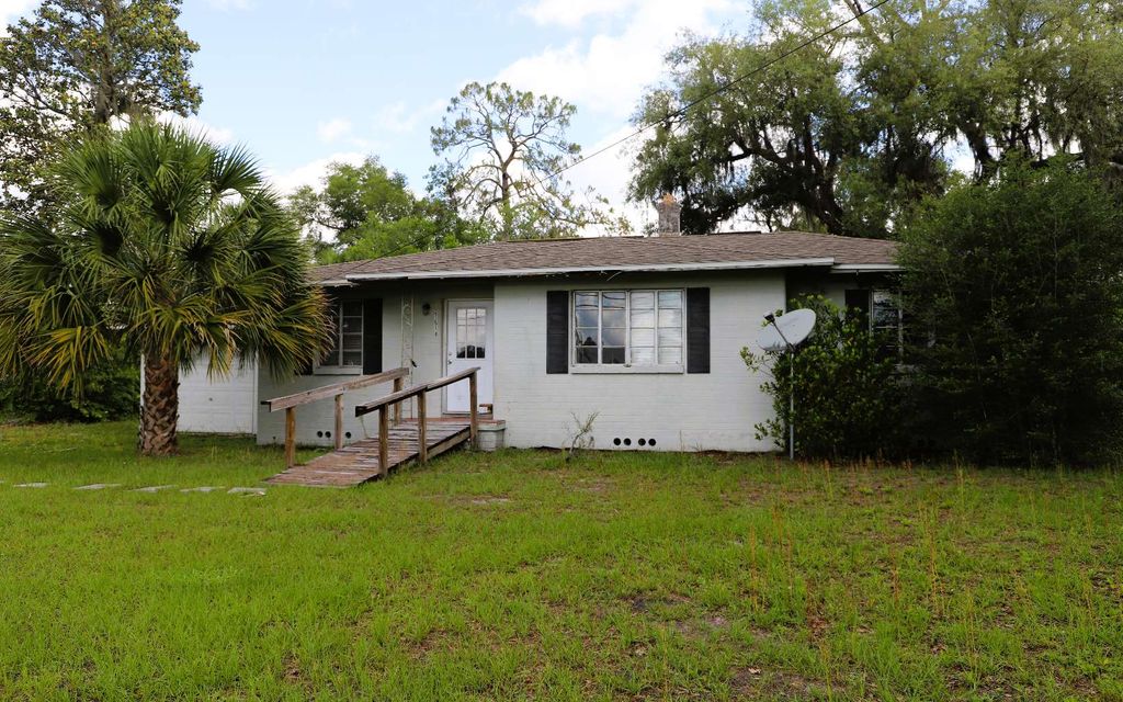 Photo of 21514 SE 69th Ave, Other, FL 32640 (MLS # 127213)