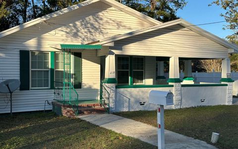 Photo of 413 SE Camp St, Lake City, FL 32025 (MLS # 125715)
