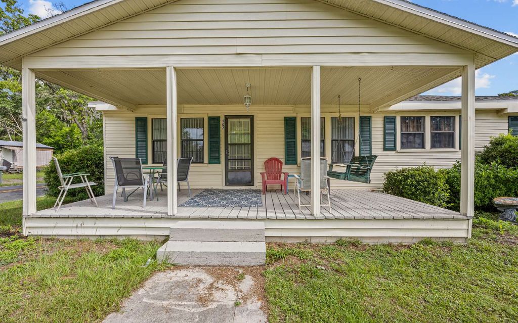 Photo of 207 Senter Ave NW Ave, Branford, FL 32008 (MLS # 127414)