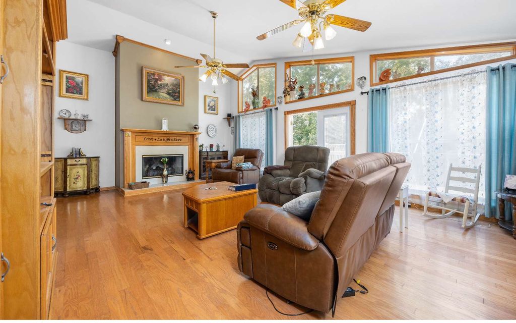 Photo of 16392 198th Trace, OBrien, FL 32071 (MLS # 124401)