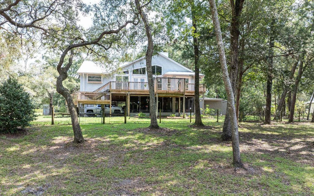 Photo of 16392 198th Trace, OBrien, FL 32071 (MLS # 124401)