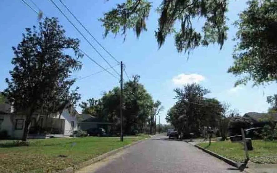 Photo of 1123 W Walnut St, Other, FL 33815 (MLS # 131949)