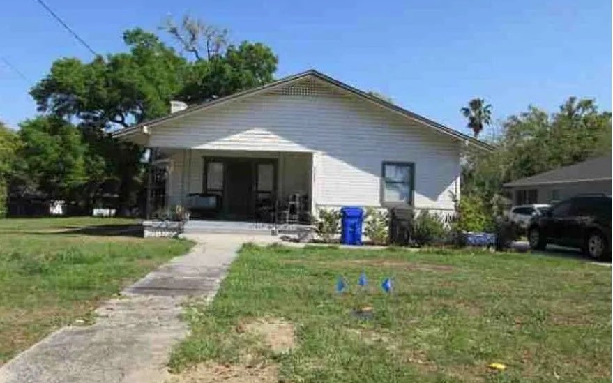 Photo of 1123 W Walnut St, Other, FL 33815 (MLS # 131949)
