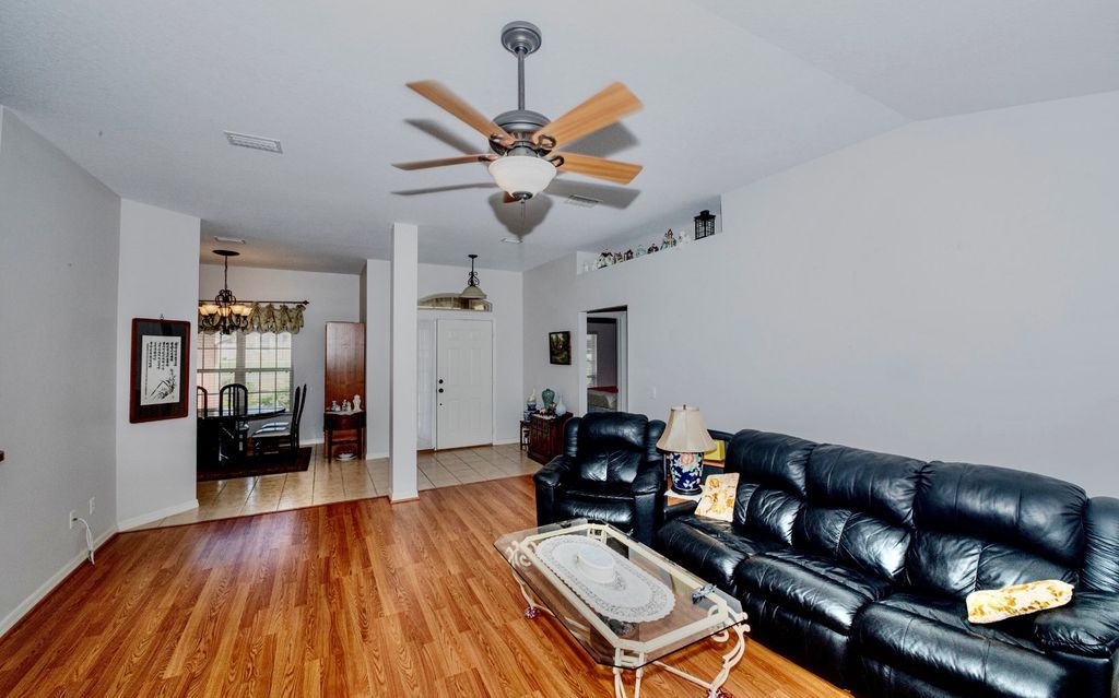 Photo of 554 SW Mayfair Ln, Lake City, FL 32024 (MLS # 128649)