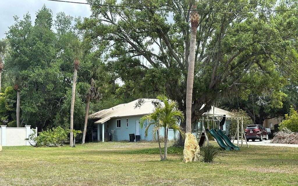 Photo of 671 Suffolk Cir, Other, FL 34275 (MLS # 131210)