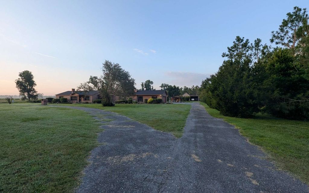 Photo of 19520 168th St, Live Oak, FL 32060 (MLS # 127846)