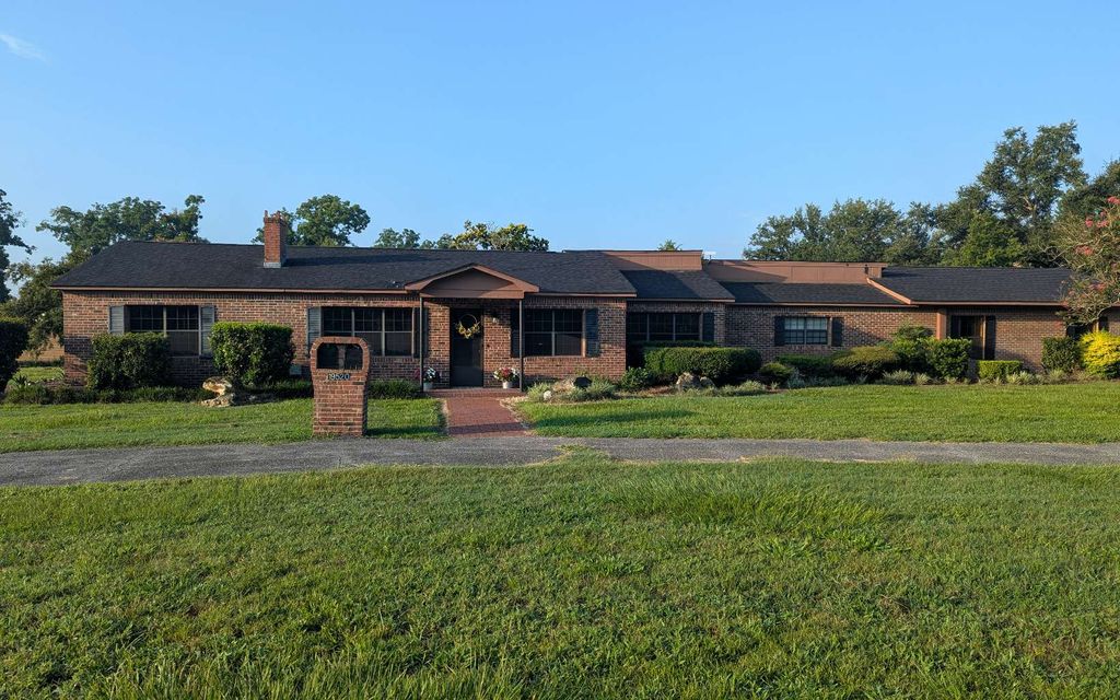 Photo of 19520 168th St, Live Oak, FL 32060 (MLS # 127846)