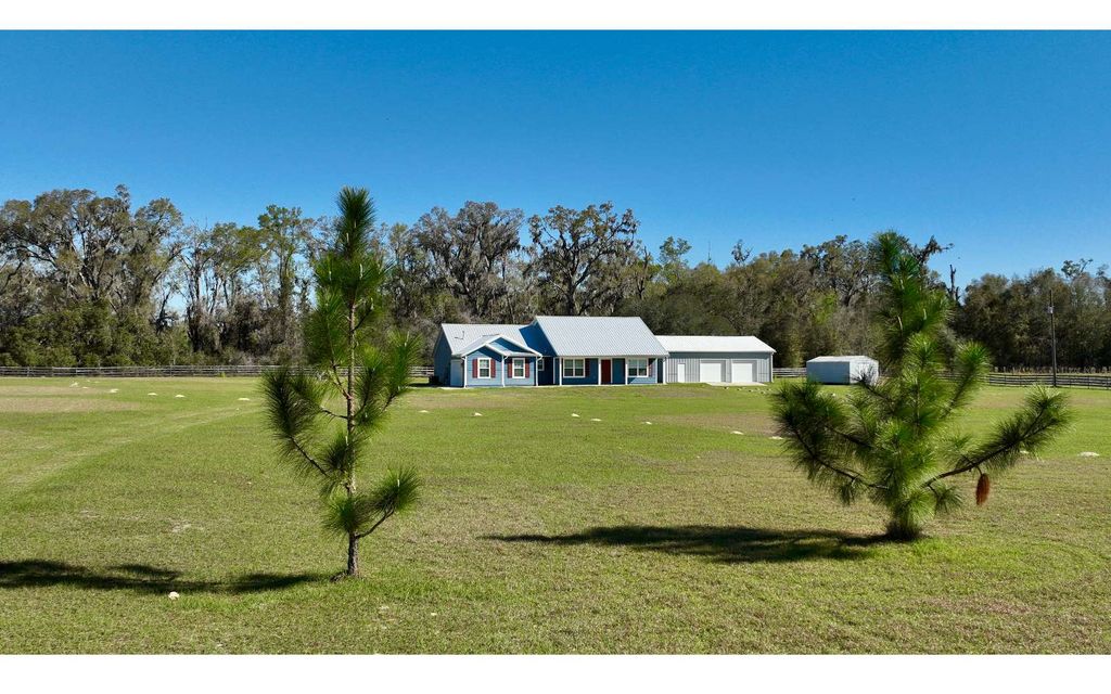 Photo of 249 SW Pleasant Hill Glen, Fort White, FL 32038 (MLS # 125482)