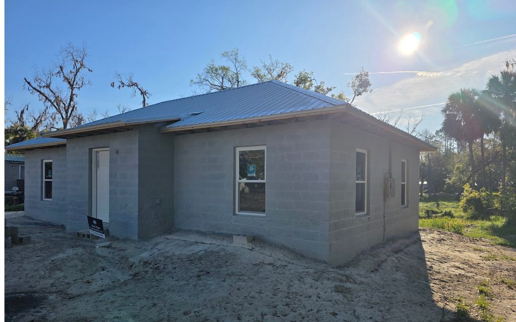 Photo of 721 SW Scriven Ave, Live Oak, FL 32064 (MLS # 130753)