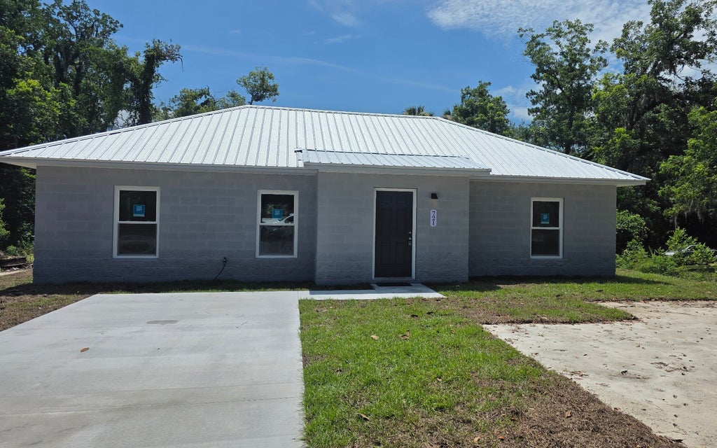 Photo of 721 SW Scriven Ave, Live Oak, FL 32064 (MLS # 130753)