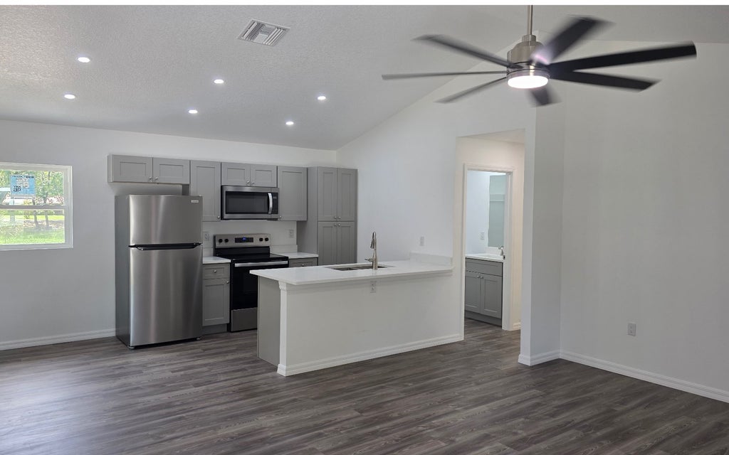 Photo of 721 SW Scriven Ave, Live Oak, FL 32064 (MLS # 130753)
