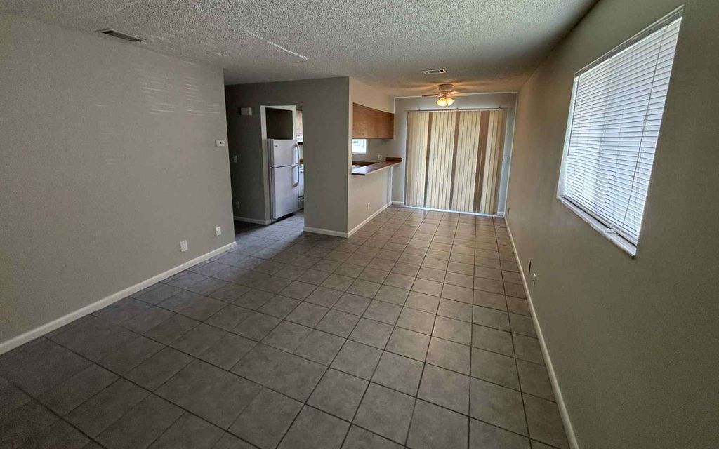 Photo of 3875 NW Huntsboro Apt 101 St, Lake City, FL 32055 (MLS # 127631)