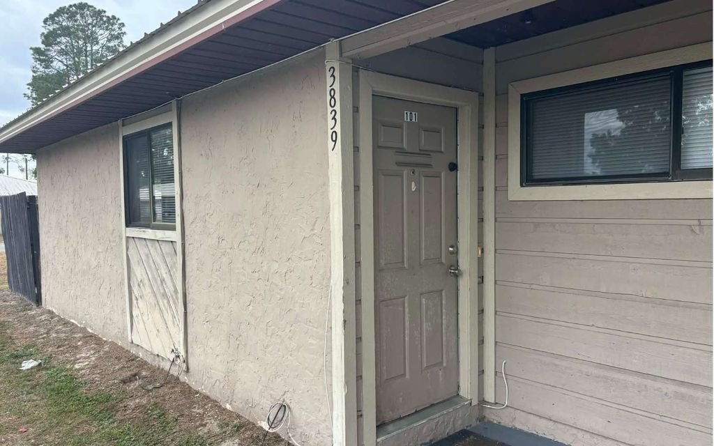 Photo of 3875 NW Huntsboro Apt 101 St, Lake City, FL 32055 (MLS # 127631)