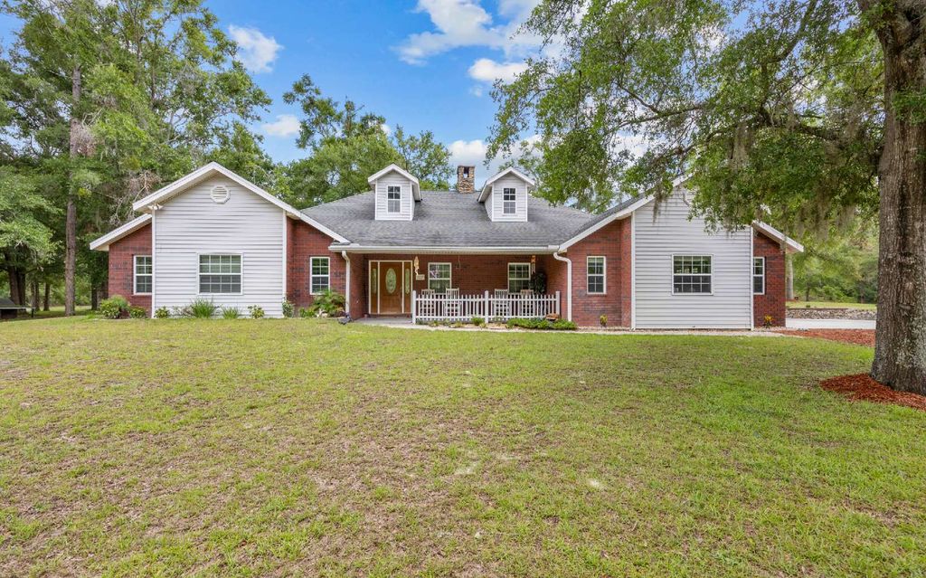 Photo of 1827 SW Shiloh St, Fort White, FL 32038 (MLS # 127377)